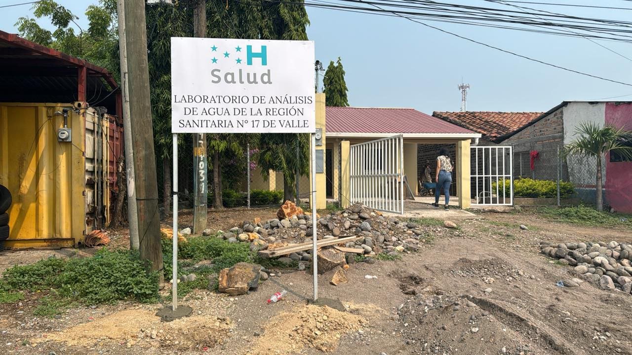 Inauguración do laboratorio de análise de auga do sur de Honduras